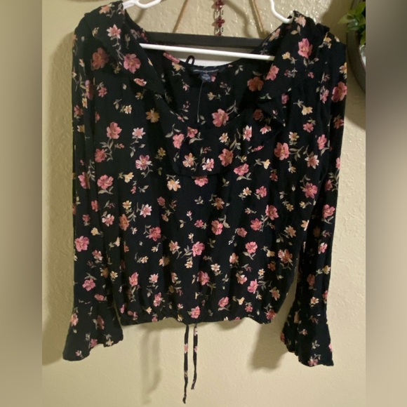 Tops - American eagle outfitters floral blouse